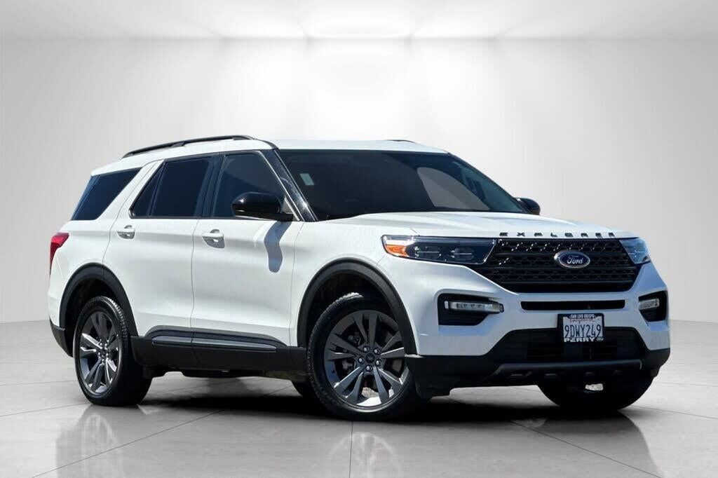 2022 Ford Explorer XLT — photo 1 of 2