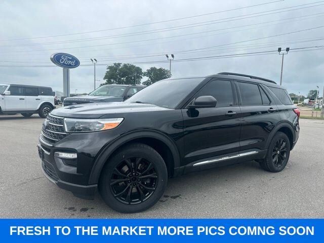 2022 Ford Explorer XLT — photo 1 of 9