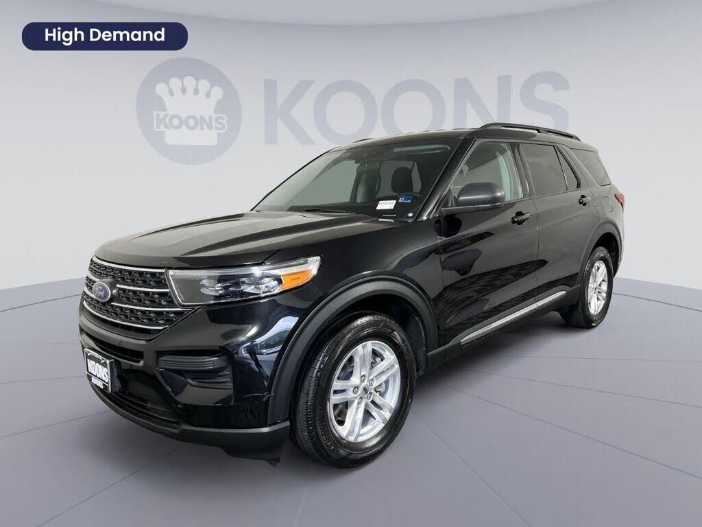 2022 Ford Explorer XLT — photo 1 of 3