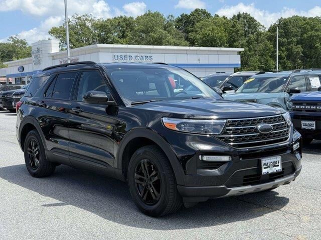 2023 Ford Explorer XLT — photo 1 of 17