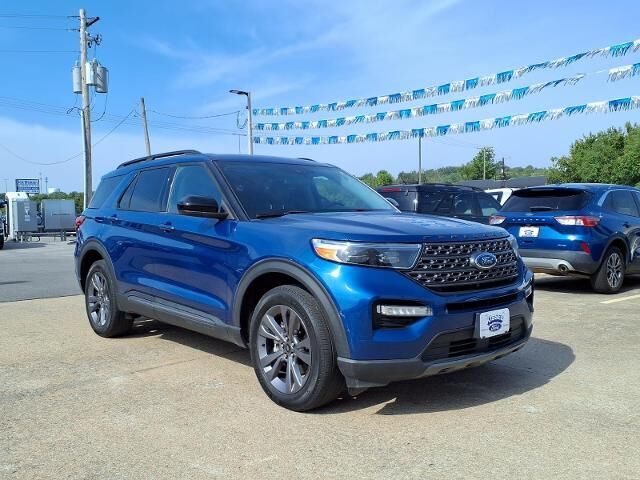 2023 Ford Explorer XLT — photo 1 of 26