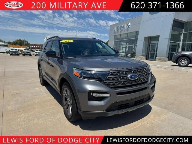 2023 Ford Explorer XLT — photo 1 of 13
