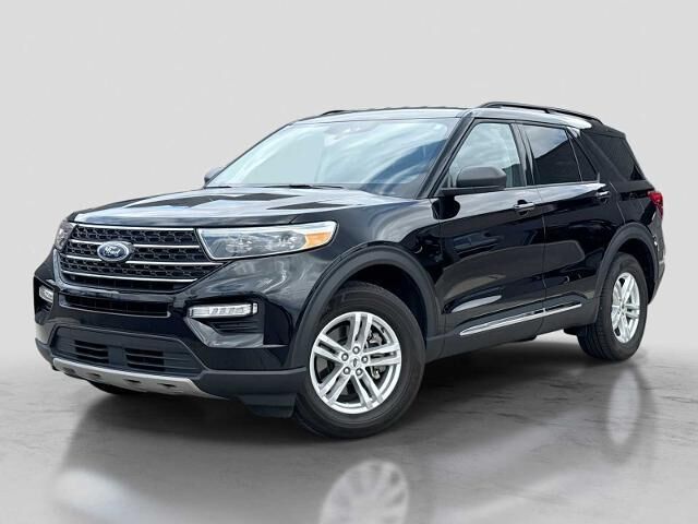 2023 Ford Explorer XLT — photo 1 of 6