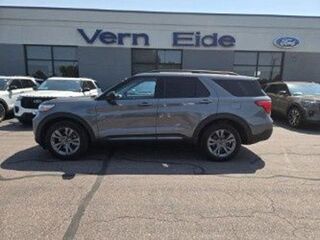 2023 Ford Explorer XLT — photo 1 of 28