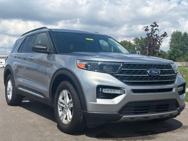 2023 Ford Explorer XLT — photo 1 of 26