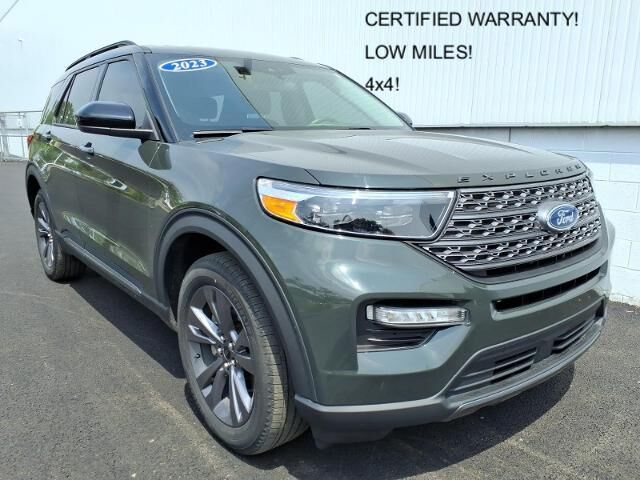 2023 Ford Explorer XLT — photo 1 of 13