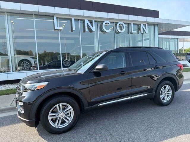 2023 Ford Explorer XLT — photo 1 of 52