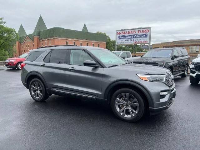 2023 Ford Explorer XLT — photo 1 of 13