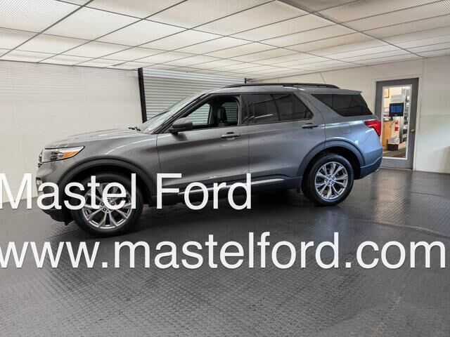 2023 Ford Explorer XLT — photo 1 of 13