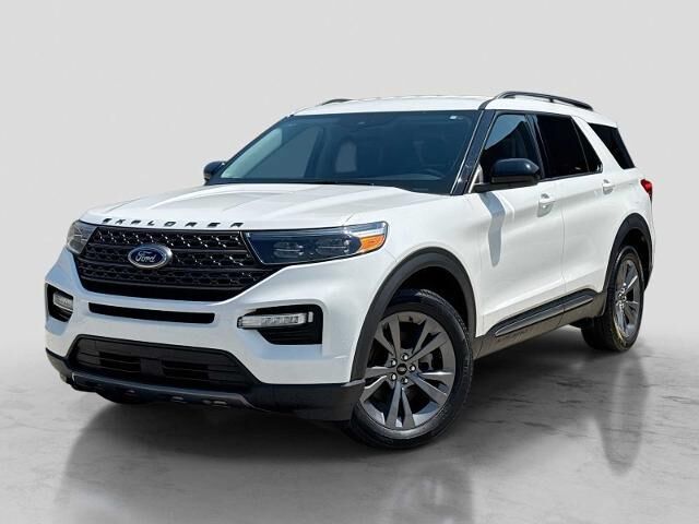 2023 Ford Explorer XLT — photo 1 of 13