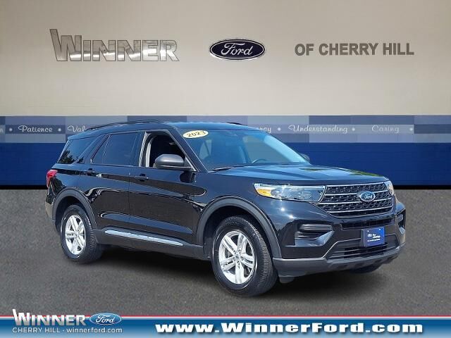 2023 Ford Explorer XLT — photo 1 of 13