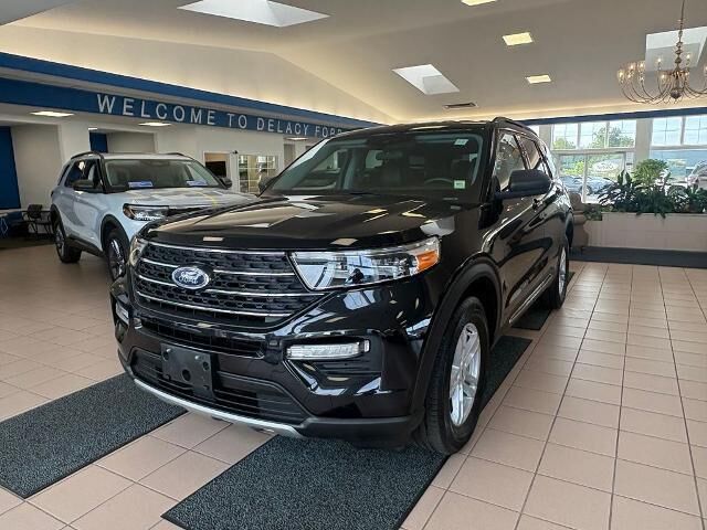 2023 Ford Explorer XLT — photo 1 of 13