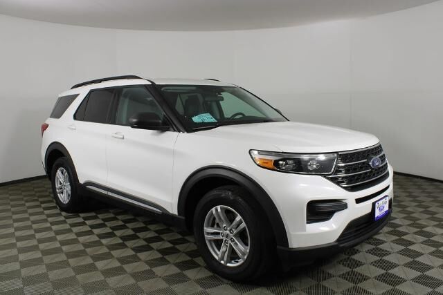 2023 Ford Explorer XLT — photo 1 of 10