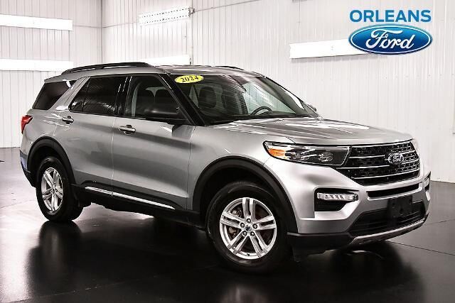 2024 Ford Explorer XLT — photo 1 of 13