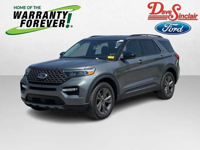 2024 Ford Explorer XLT — photo 1 of 13