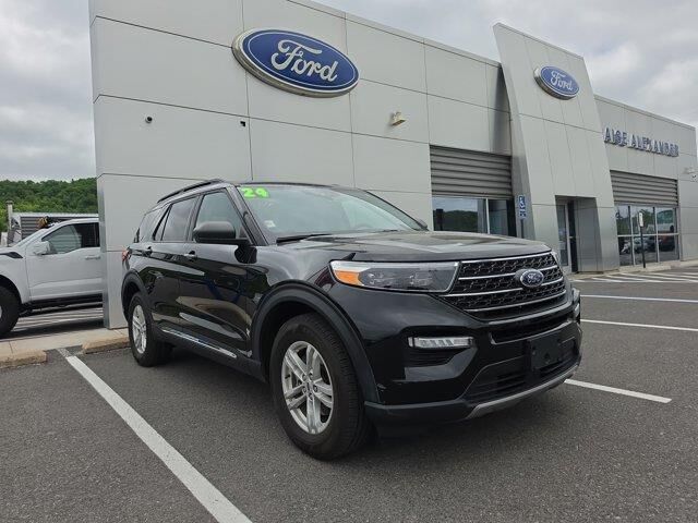 2024 Ford Explorer XLT — photo 1 of 26