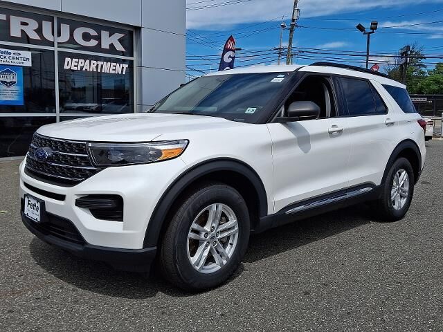 2024 Ford Explorer XLT — photo 1 of 36
