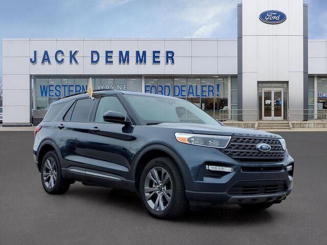 2024 Ford Explorer XLT — photo 1 of 26