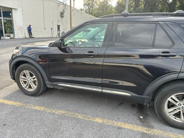 2021 Ford Explorer XLT — photo 1 of 4