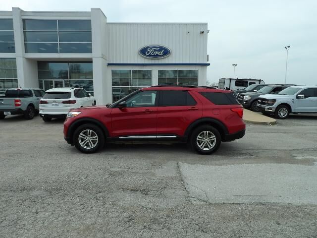 2021 Ford Explorer XLT — photo 1 of 13