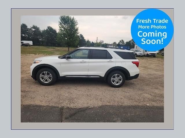 2021 Ford Explorer XLT — photo 1 of 4