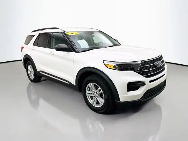 2022 Ford Explorer XLT — photo 1 of 13