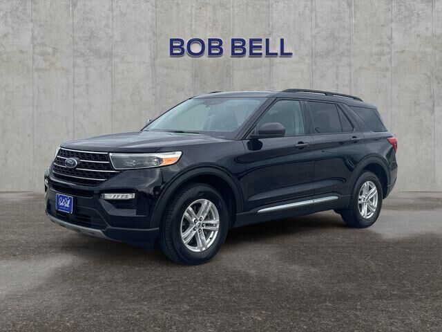 2022 Ford Explorer XLT — photo 1 of 13