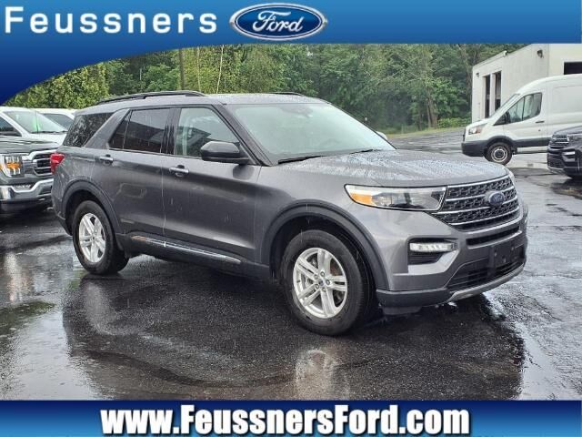 2022 Ford Explorer XLT — photo 1 of 13