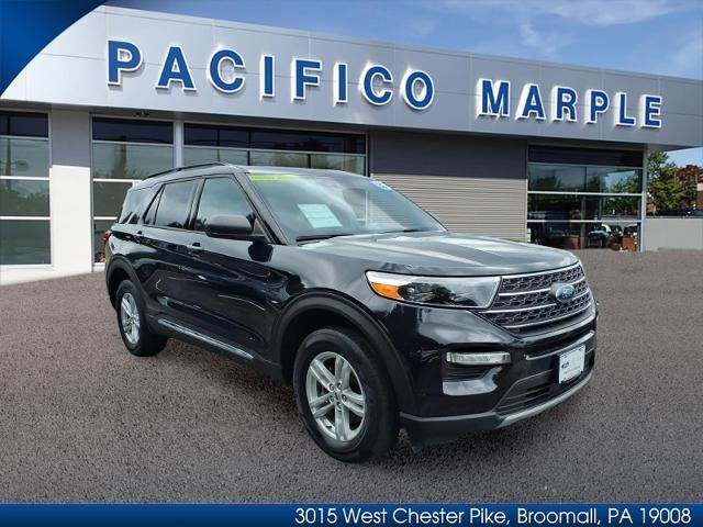 2022 Ford Explorer XLT — photo 1 of 12