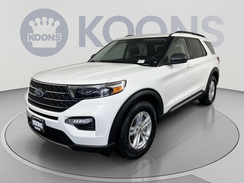 2022 Ford Explorer XLT — photo 1 of 3