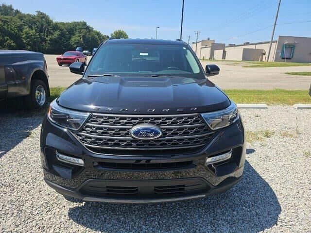 2022 Ford Explorer XLT — photo 1 of 22