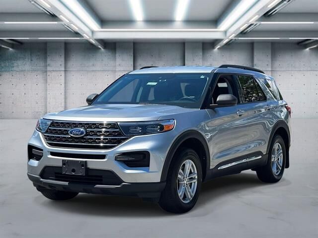 2023 Ford Explorer XLT — photo 1 of 12