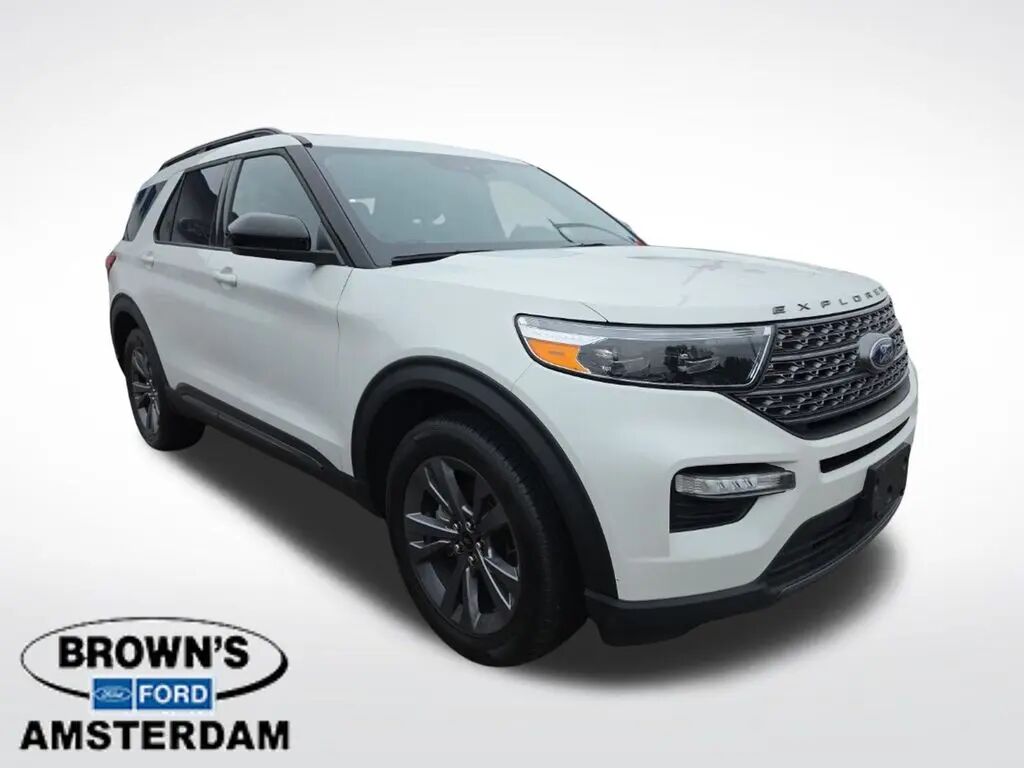 2023 Ford Explorer XLT — photo 1 of 8