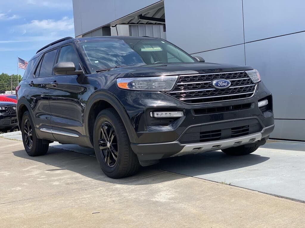 2023 Ford Explorer XLT — photo 1 of 1