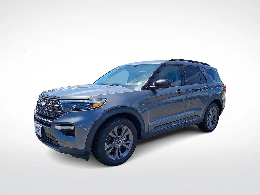 2023 Ford Explorer XLT — photo 1 of 13