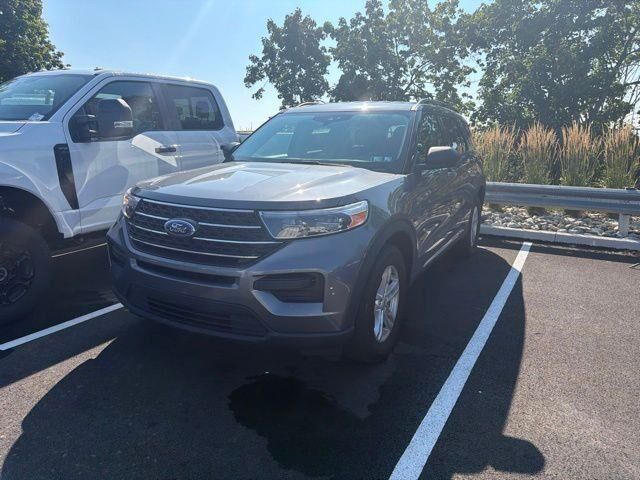 2023 Ford Explorer XLT — photo 1 of 2