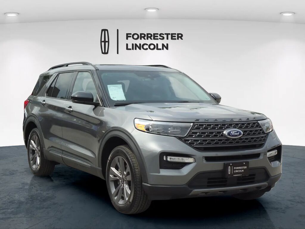 2023 Ford Explorer XLT — photo 1 of 13