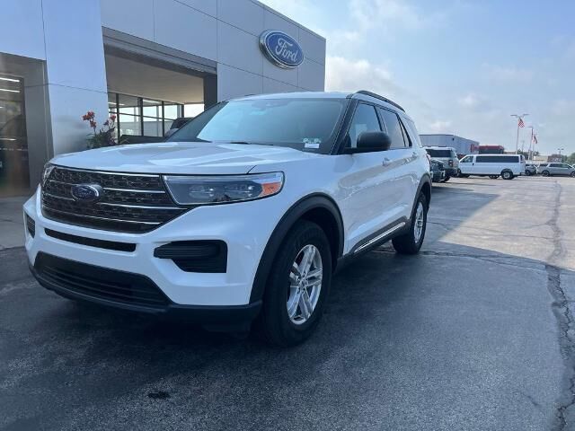 2023 Ford Explorer XLT — photo 1 of 39