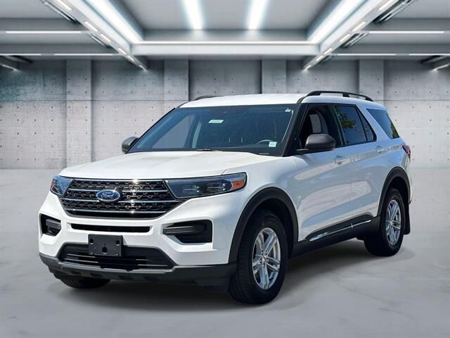 2023 Ford Explorer XLT — photo 1 of 12