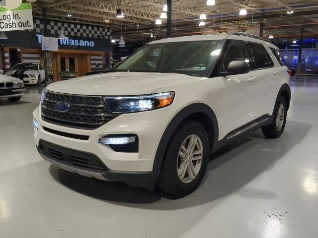 2023 Ford Explorer XLT — photo 1 of 13