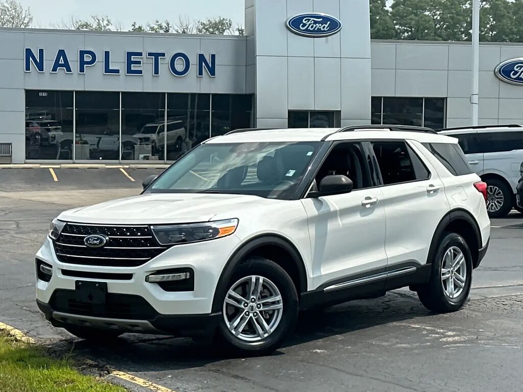 2023 Ford Explorer XLT — photo 1 of 13