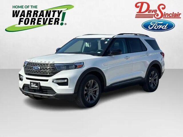 2024 Ford Explorer XLT — photo 1 of 11