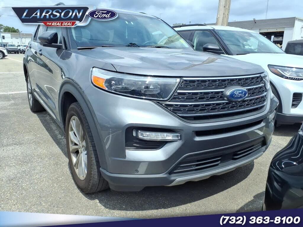 2024 Ford Explorer XLT — photo 1 of 2