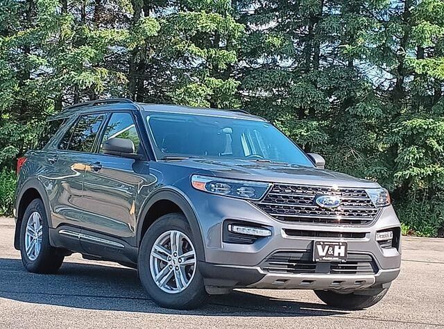 2022 Ford Explorer XLT — photo 1 of 13