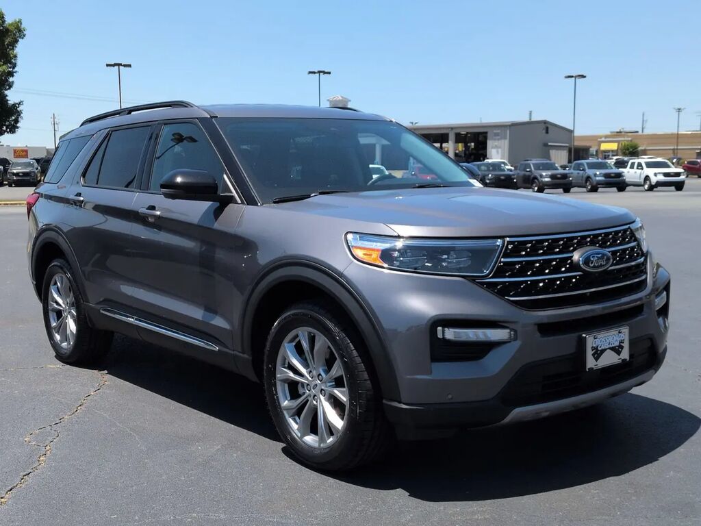 2022 Ford Explorer XLT — photo 1 of 27