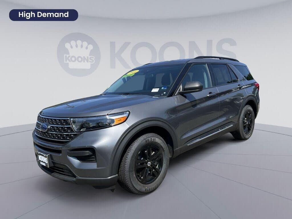 2022 Ford Explorer XLT — photo 1 of 2