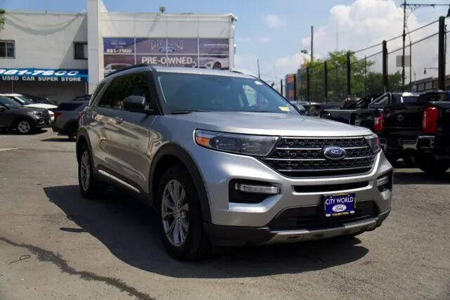 2022 Ford Explorer XLT — photo 1 of 26