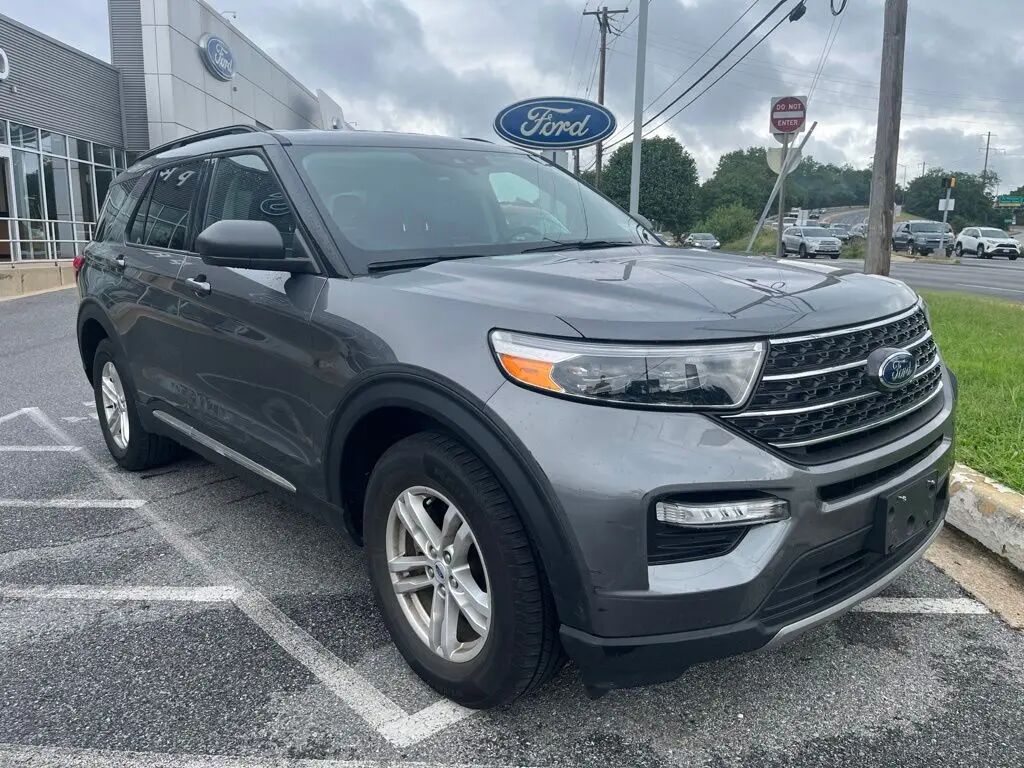 2023 Ford Explorer XLT — photo 1 of 11