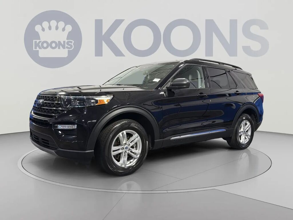 2023 Ford Explorer XLT — photo 1 of 13