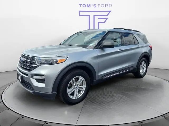 2023 Ford Explorer XLT — photo 1 of 28